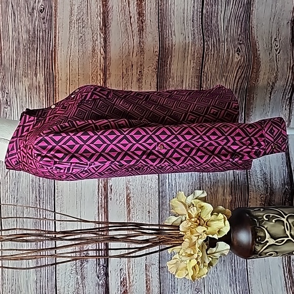 NEW DANA BUCHMAN CRANBERRY & BLACK LONG ROLL TAB SLEEVE BUTTON UP BLOUSE - Picture 7 of 16